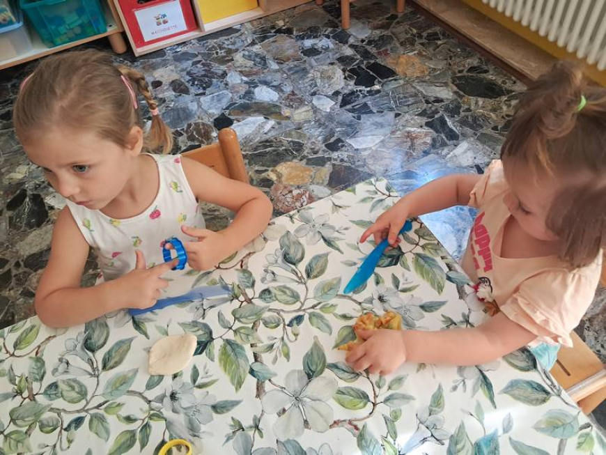 Con le giornate di continuità con i bambini del nido.....